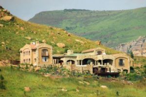 Sterkfontein Dam Nature Reserve - Wild Horses Guest Lodge